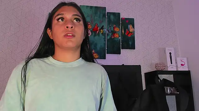 Snapshot of Selena_fox7 chatting on 10-19-25, 04:02 Selena fox7 online show from 10-19-25, 04:02