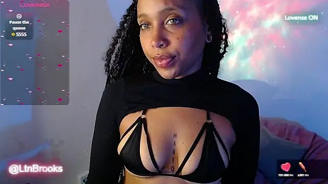 Snapshot of Annaa_Brooks chatting on 02-27-25, 01:38 Annaa Brooks online show from 02-27-25, 01:38