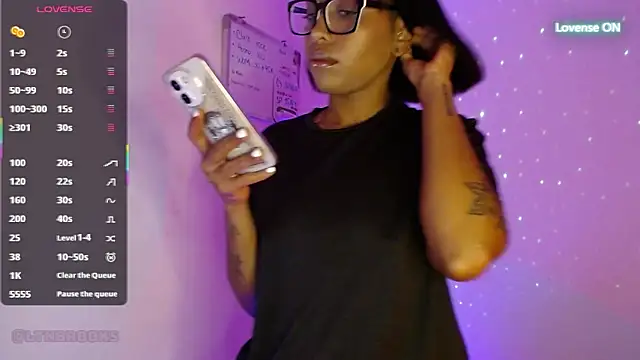 Snapshot of Annaa_Brooks chatting on 03-14-25, 01:35 Annaa Brooks online show from 03-14-25, 01:35