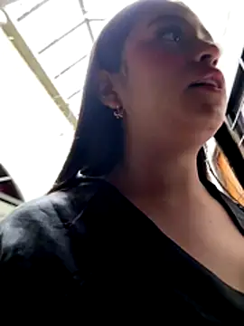 Snapshot of _JuliSweet_ chatting on 11-24-25, 02:06 JuliSweet online show from 11-24-25, 02:06