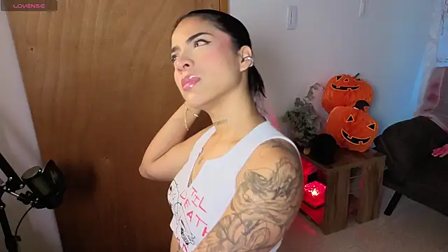 Snapshot of Maryybellax chatting on 10-16-25, 09:27 Maryybellax online show from 10-16-25, 09:27