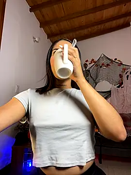 Snapshot of Maryybellax chatting on 10-20-25, 01:39 Maryybellax online show from 10-20-25, 01:39