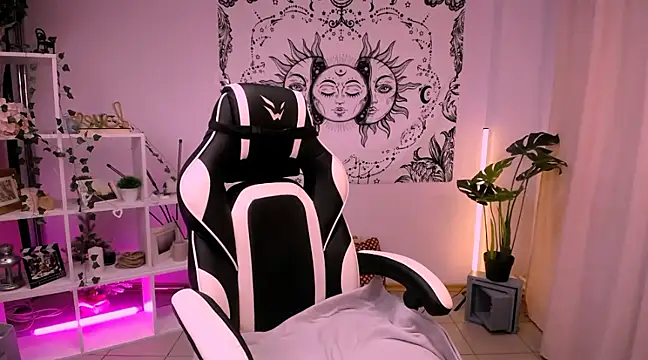 Snapshot of EllySunlover chatting on 03-04-25, 03:00 EllySunlover online show from 03-04-25, 03:00