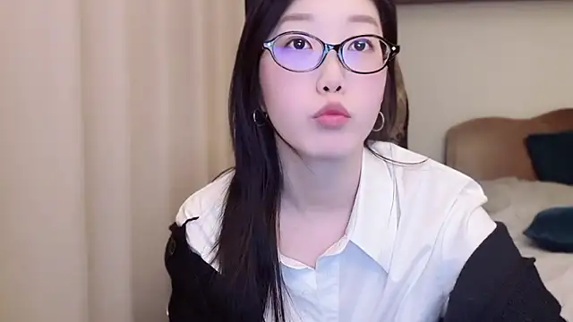 linlinnnnn online show from 02-08-25, 06:55