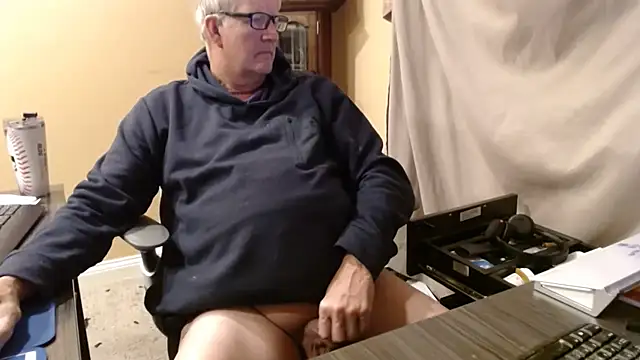 olderandwiser2 online show from 12-02-25, 05:13