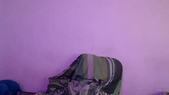 Snapshot of Majo_BigTits chatting on 09-14-25, 08:30 Majo BigTits online show from 09-14-25, 08:30