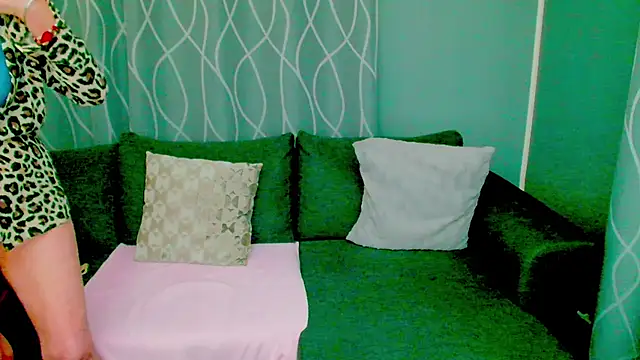 adeleadison online show from 10-28-25, 08:00