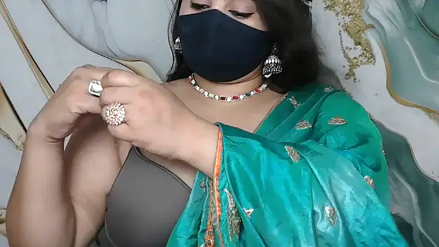 Snapshot of seetatiwari chatting on 07-10-26, 05:59 seetatiwari online show from 07-10-26, 05:59