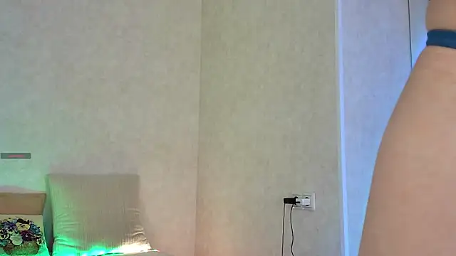 Snapshot of Roseaa chatting on 04-23-26, 01:57 Roseaa online show from 04-23-26, 01:57