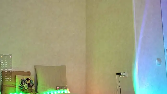 Snapshot of Roseaa chatting on 05-08-26, 09:14 Roseaa online show from 05-08-26, 09:14