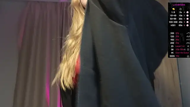 Snapshot of Sakura_Moore chatting on 12-15-25, 01:26 Sakura Moore online show from 12-15-25, 01:26