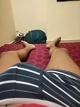 Snapshot of Vij717 chatting on 02-14-25, 03:05 Vij717 online show from 02-14-25, 03:05