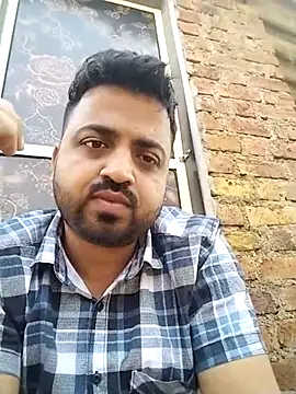 Snapshot of Vij717 chatting on 03-08-25, 09:06 Vij717 online show from 03-08-25, 09:06