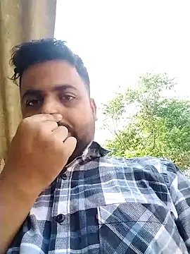 Snapshot of Vij717 chatting on 03-09-25, 02:18 Vij717 online show from 03-09-25, 02:18