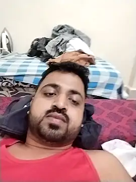 Snapshot of Vij717 chatting on 03-10-25, 02:26 Vij717 online show from 03-10-25, 02:26