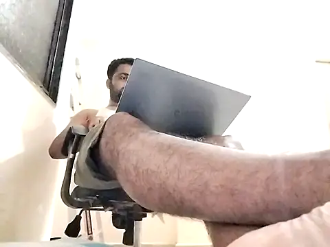 Snapshot of Vij717 chatting on 10-01-25, 03:18 Vij717 online show from 10-01-25, 03:18