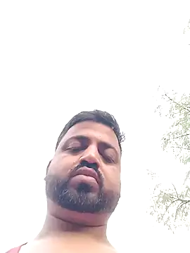 Snapshot of Vij717 chatting on 10-28-25, 01:31 Vij717 online show from 10-28-25, 01:31