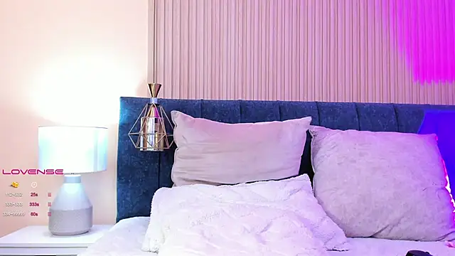 Snapshot of elizabeth_20 chatting on 03-15-25, 10:33 elizabeth 20 online show from 03-15-25, 10:33