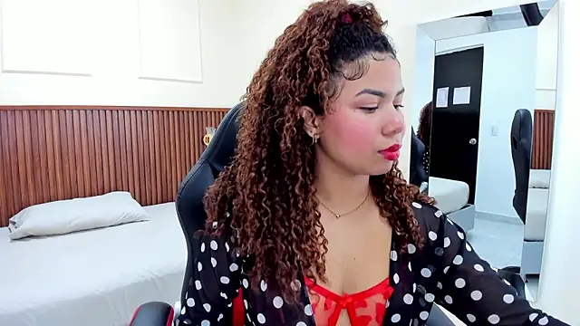 MELINAMARTINS online show from 02-24-25, 07:41