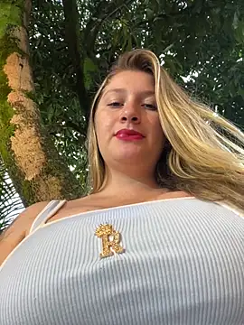 Snapshot of aurora_coldd chatting on 02-13-26, 10:39 aurora coldd online show from 02-13-26, 10:39