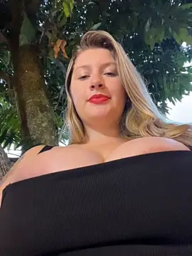 Snapshot of aurora_coldd chatting on 02-24-26, 11:03 aurora coldd online show from 02-24-26, 11:03