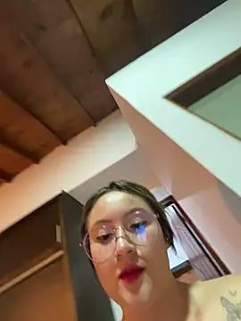 Snapshot of ValentinaOrtiz3 chatting on 02-19-25, 04:12 ValentinaOrtiz3 online show from 02-19-25, 04:12