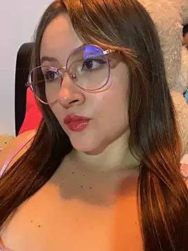 Snapshot of ValentinaOrtiz3 chatting on 03-05-25, 01:52 ValentinaOrtiz3 online show from 03-05-25, 01:52