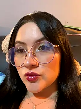 Snapshot of ValentinaOrtiz3 chatting on 09-18-25, 02:13 ValentinaOrtiz3 online show from 09-18-25, 02:13