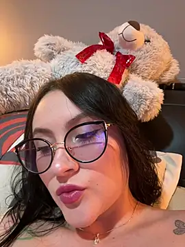 ValentinaOrtiz3 online show from 04-09-26, 01:27