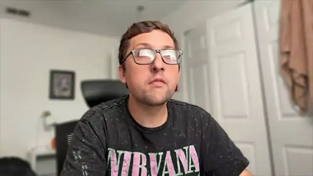 Snapshot of Milflover96 chatting on 02-21-26, 10:00 Milflover96 online show from 02-21-26, 10:00