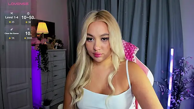 Snapshot of _Loneve__ chatting on 11-29-25, 04:10 Loneve online show from 11-29-25, 04:10