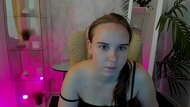 Snapshot of Lika_0ne chatting on 06-19-26, 11:47 Lika 0ne online show from 06-19-26, 11:47