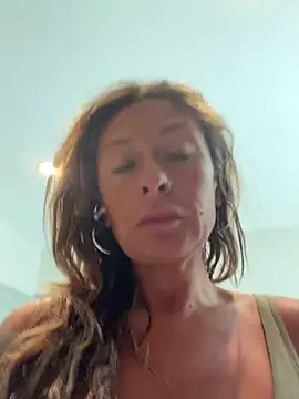 bossyroxy84 online show from 07-08-26, 03:16