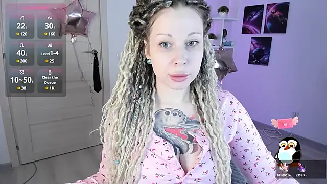 Snapshot of HoneySallyMoore chatting on 01-17-25, 08:33 HoneySallyMoore online show from 01-17-25, 08:33