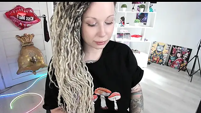 HoneySallyMoore online show from 06-18-26, 03:49