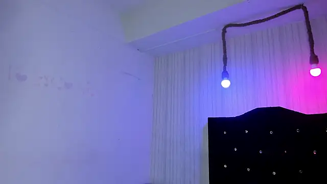 Snapshot of nicky_angel1 chatting on 11-11-25, 06:52 nicky angel1 online show from 11-11-25, 06:52