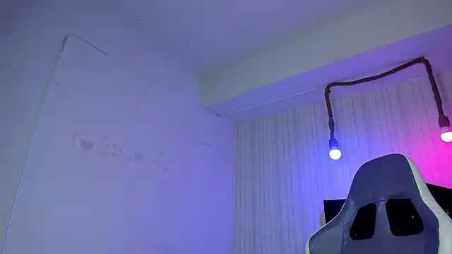 Snapshot of nicky_angel1 chatting on 11-14-25, 07:01 nicky angel1 online show from 11-14-25, 07:01