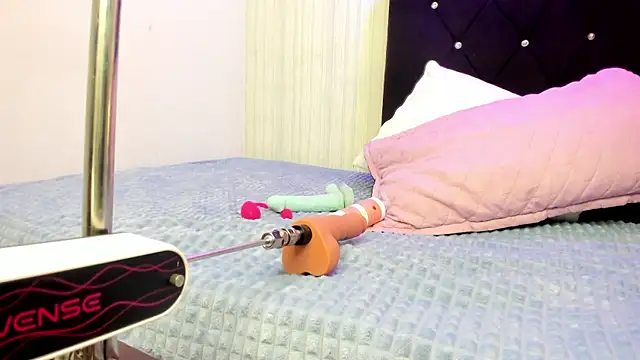 Snapshot of nicky_angel1 chatting on 11-18-25, 06:34 nicky angel1 online show from 11-18-25, 06:34