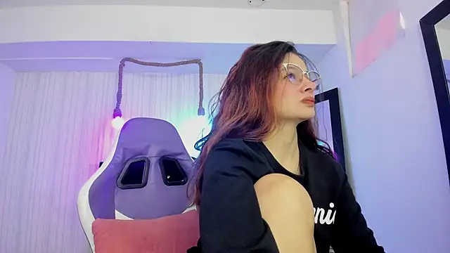 Snapshot of nicky_angel1 chatting on 06-26-26, 08:02 nicky angel1 online show from 06-26-26, 08:02