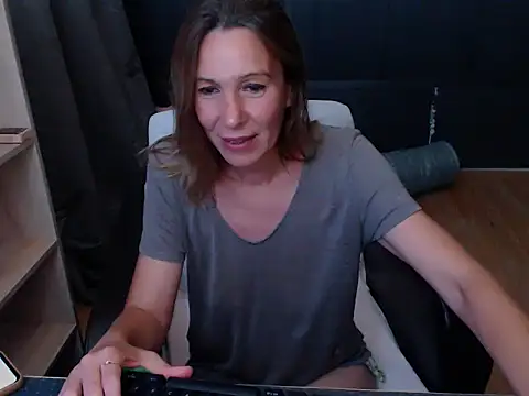 Snapshot of hannaha chatting on 07-03-26, 07:31 hannaha online show from 07-03-26, 07:31