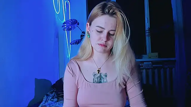 Alexa Pirs online show from 03-11-25, 05:24