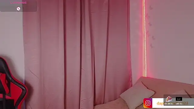 Daphnewalker   online show from 03-13-26, 12:45