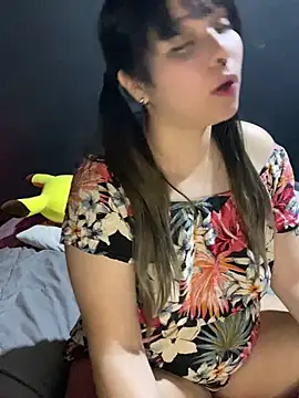 Snapshot of Solo_yoss chatting on 03-08-25, 04:45 Solo yoss online show from 03-08-25, 04:45