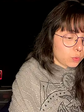 Snapshot of Solo_yoss chatting on 10-17-25, 06:05 Solo yoss online show from 10-17-25, 06:05