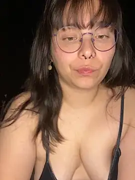 Snapshot of Solo_yoss chatting on 10-19-25, 06:58 Solo yoss online show from 10-19-25, 06:58