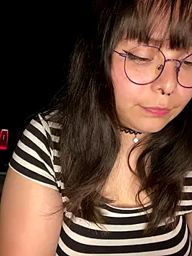 Snapshot of Solo_yoss chatting on 10-23-25, 07:07 Solo yoss online show from 10-23-25, 07:07