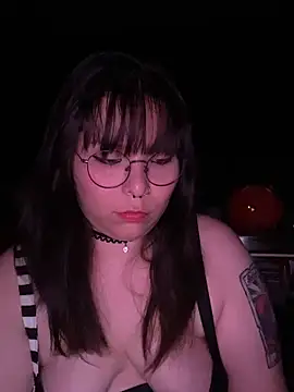 Snapshot of Solo_yoss chatting on 10-30-25, 06:15 Solo yoss online show from 10-30-25, 06:15