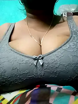 Snapshot of SX-JUHI chatting on 02-26-25, 11:48 SX-JUHI online show from 02-26-25, 11:48