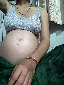 Snapshot of lovely----bhabhi chatting on 03-14-26, 11:21 lovely----bhabhi online show from 03-14-26, 11:21