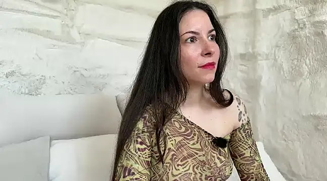 Snapshot of SandraSchon chatting on 02-17-25, 07:37 SandraSchon online show from 02-17-25, 07:37